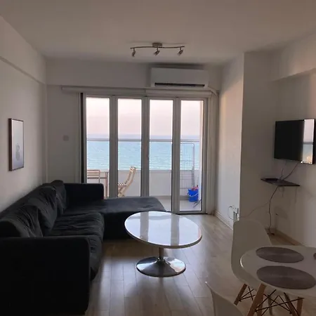 Sunrise Seaview لارنكا